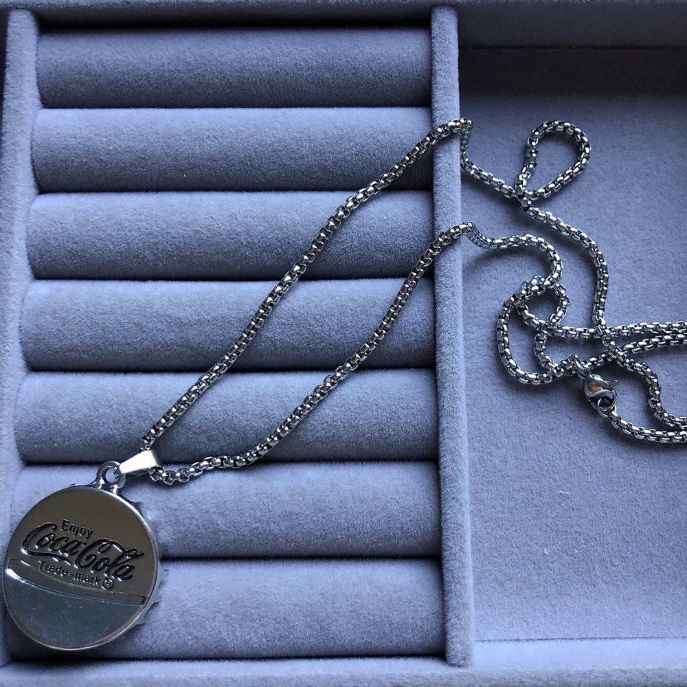 💕Coca-Cola Silver Round Pendant Necklace